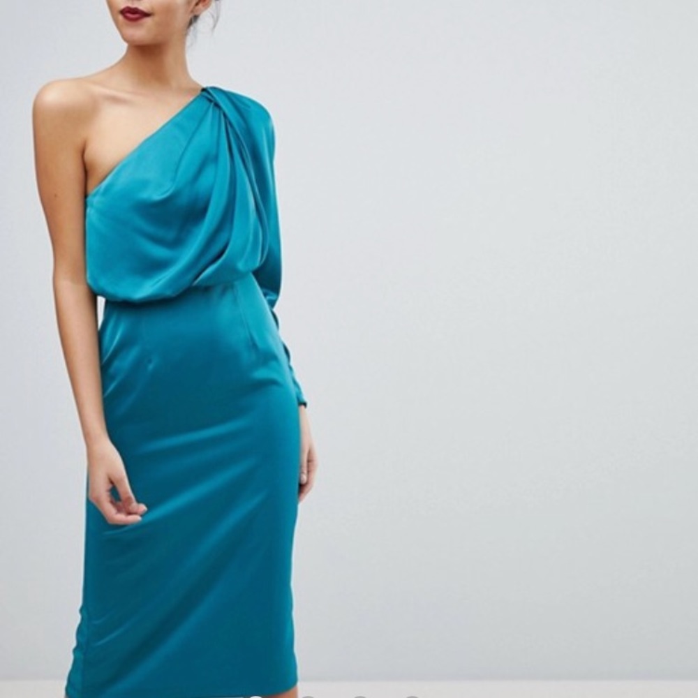 ✨✨ Beautiful ASOS AQUA SATIN ✨ one shoulder ✨